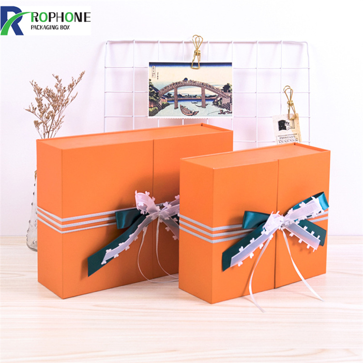 Kothak hadiah ulang tahun kanggo dheweke