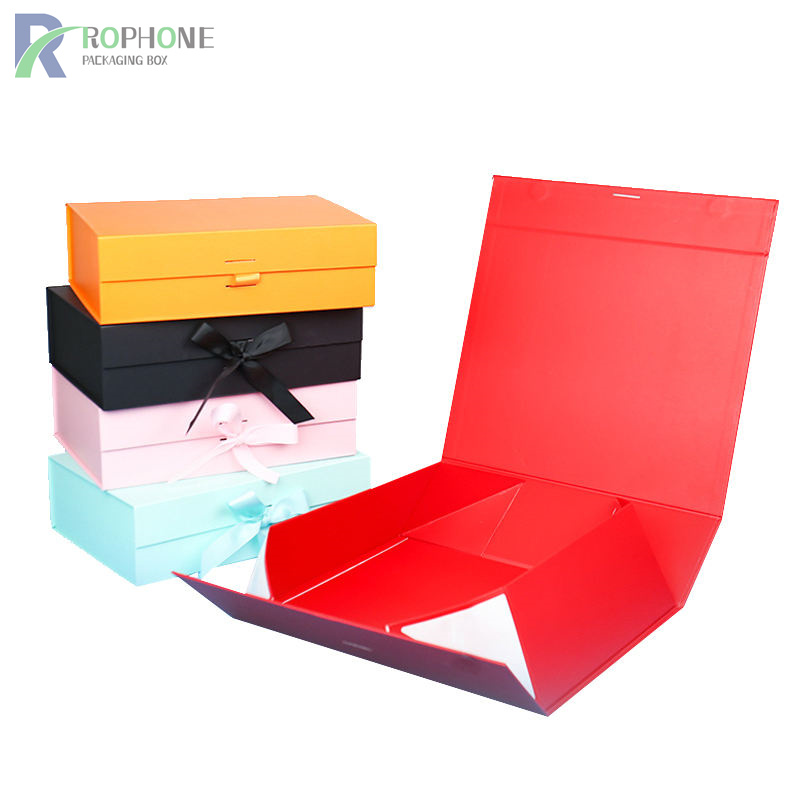 kothak hadiah bungkus karo tutup