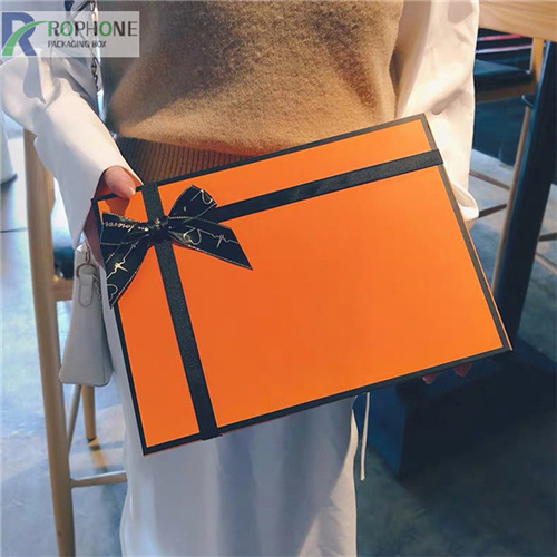 Kothak hadiah mewah
